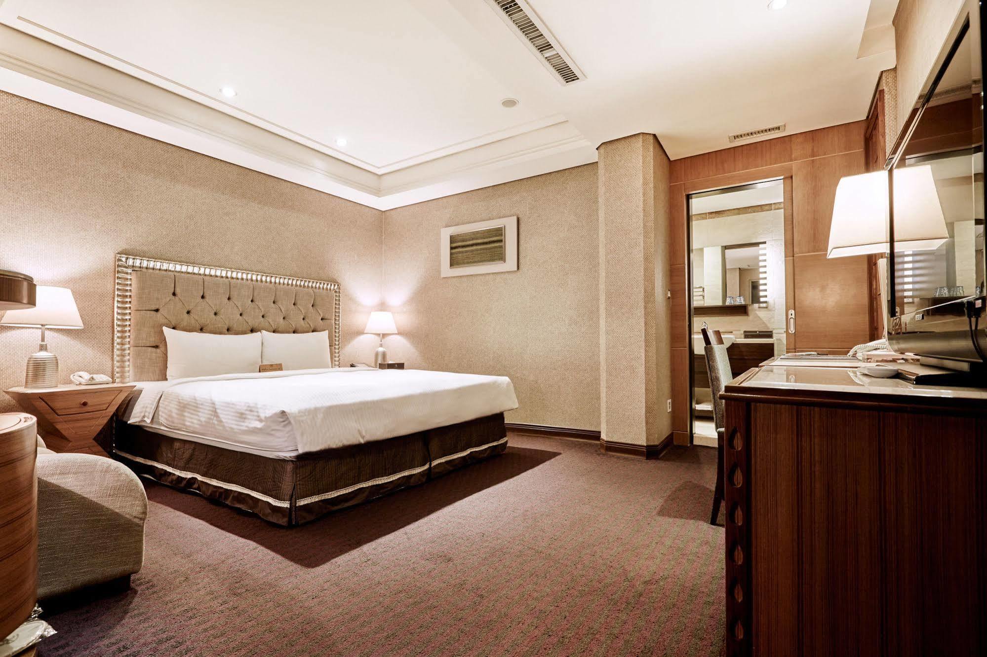 Beauty Hotels - Hsuanmei Boutique Taipei Exterior photo