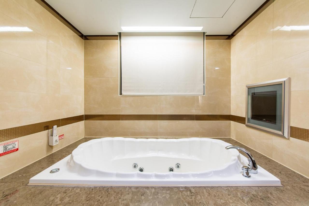 Beauty Hotels - Hsuanmei Boutique Taipei Exterior photo